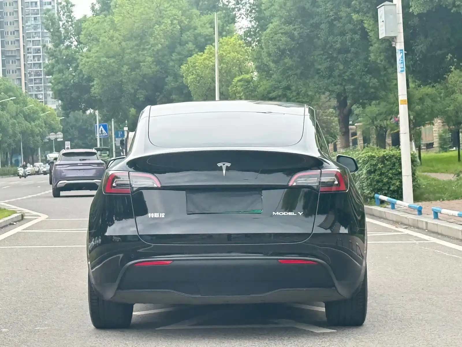 Photo 5 - Tesla Model Y
