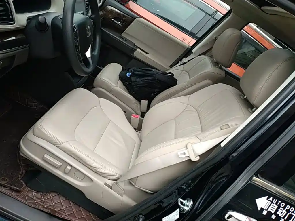 Фото 15 - Honda Odyssey