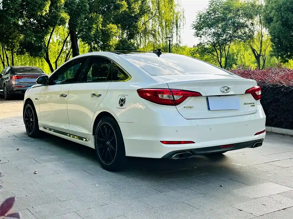Hyundai Sonata 2015 1.6T GLS Smart фото 9