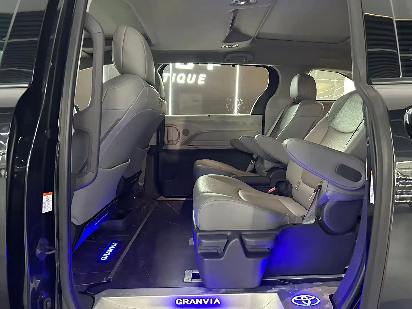 Фото 5 - Toyota Granvia
