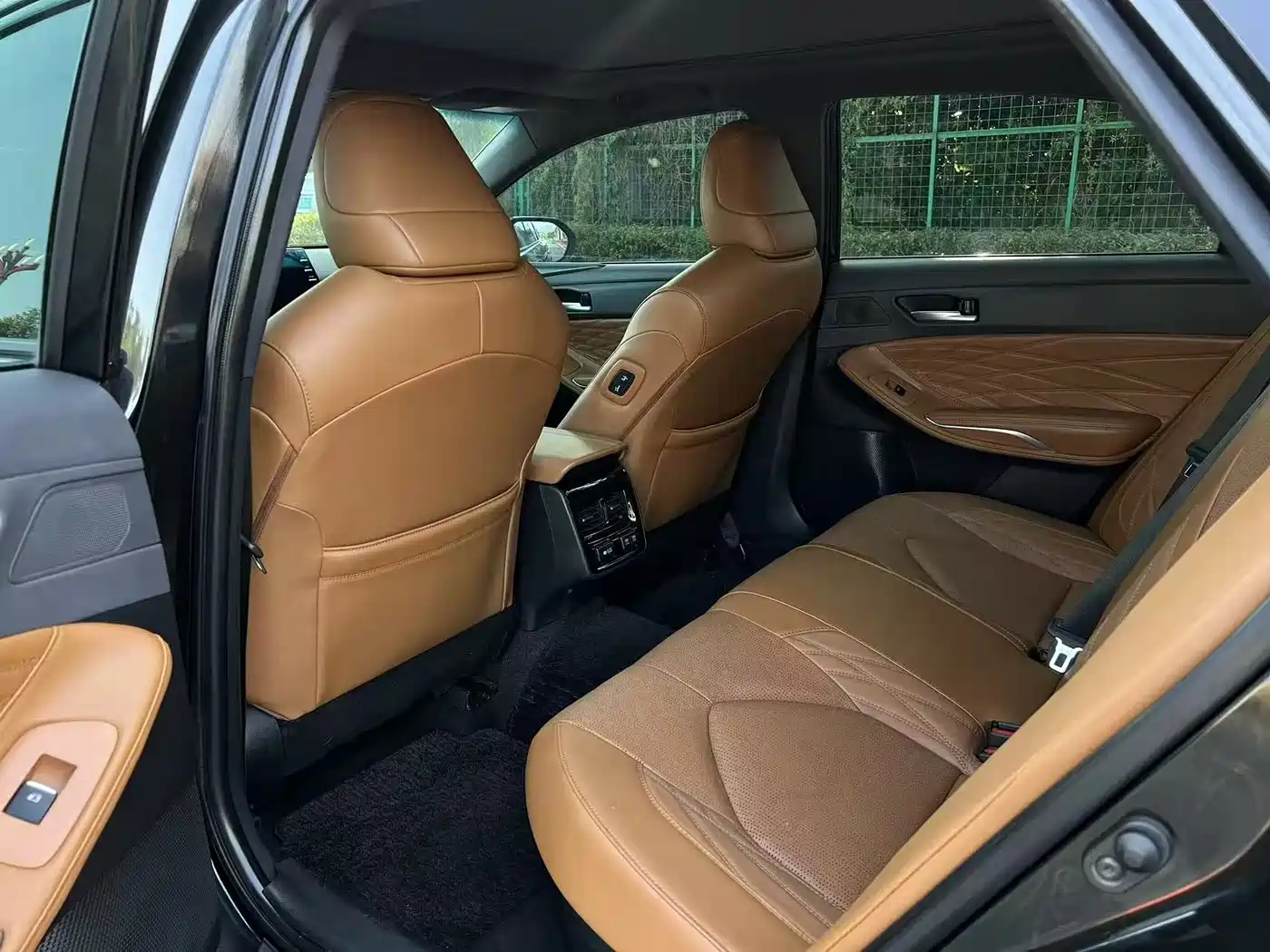 Toyota Avalon 2019 Hybrid 2.5L XLE Premium Edition China VI фото 10
