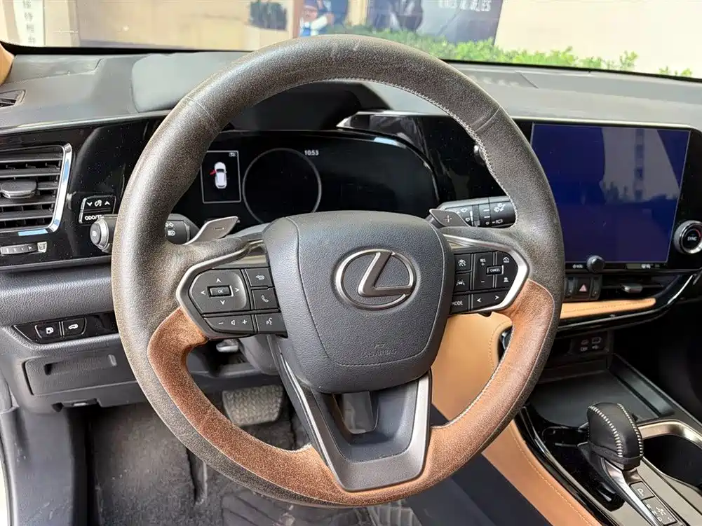 Фото 7 - Lexus NX