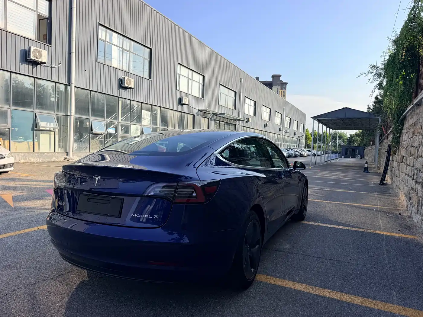 Фото 9 - Tesla Model 3