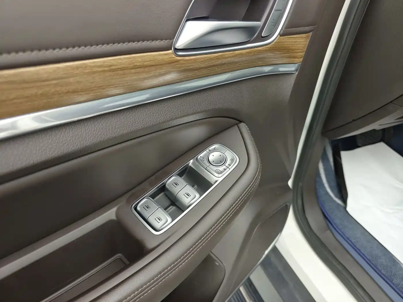 Roewe RX8 2020 2019 30T Intelligent Internet AWD Flagship Edition