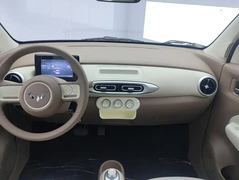 Wuling Motors Hongguang MINIEV 2026 2025 4-Door Advanced
