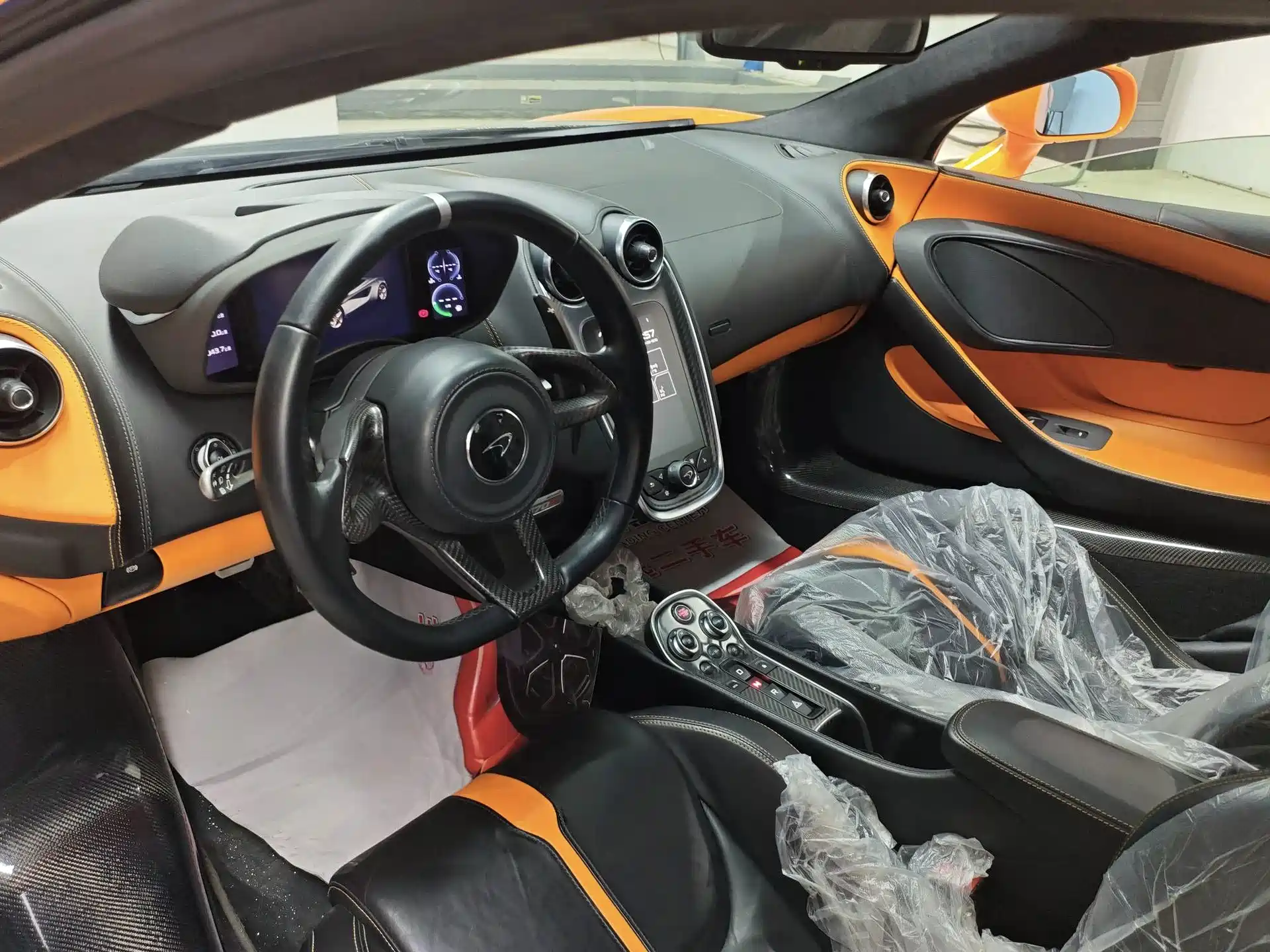 Фото 8 - McLaren 570