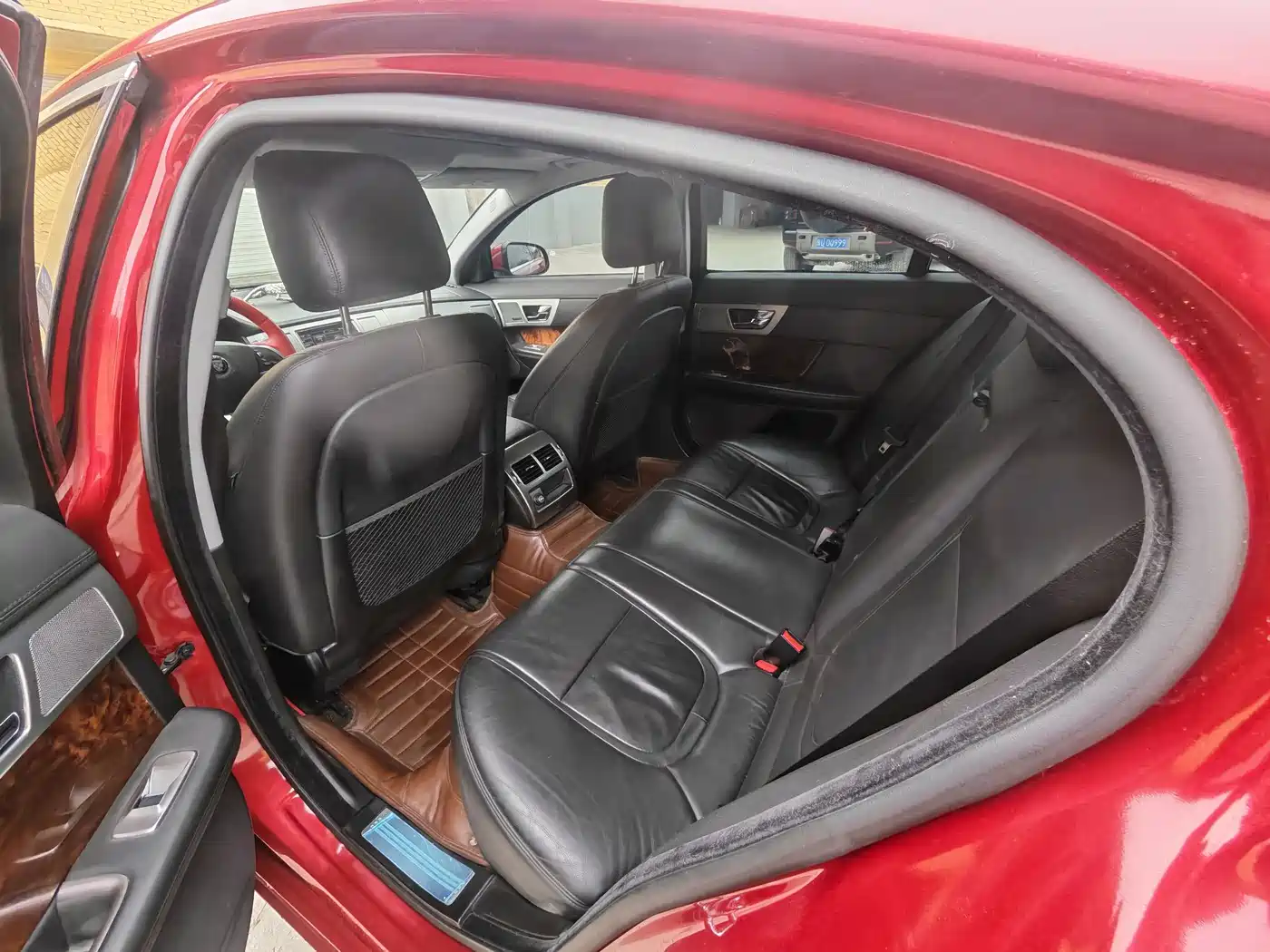 Jaguar XF 2015 2015 XF 2.0T Luxury Edition