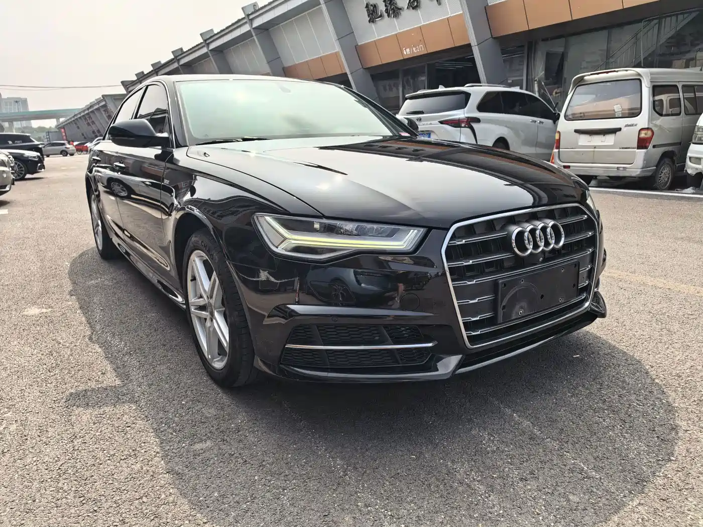 Фото 3 - Audi A6L