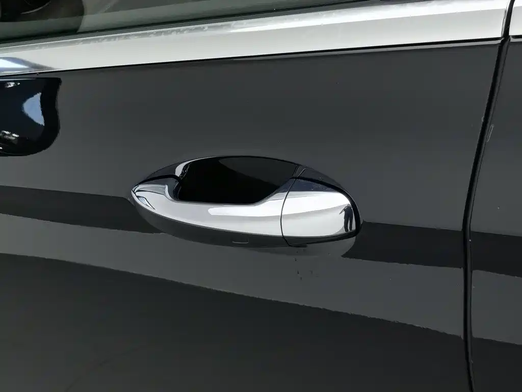 Mercedes-Benz E-Class, миниатюра 18
