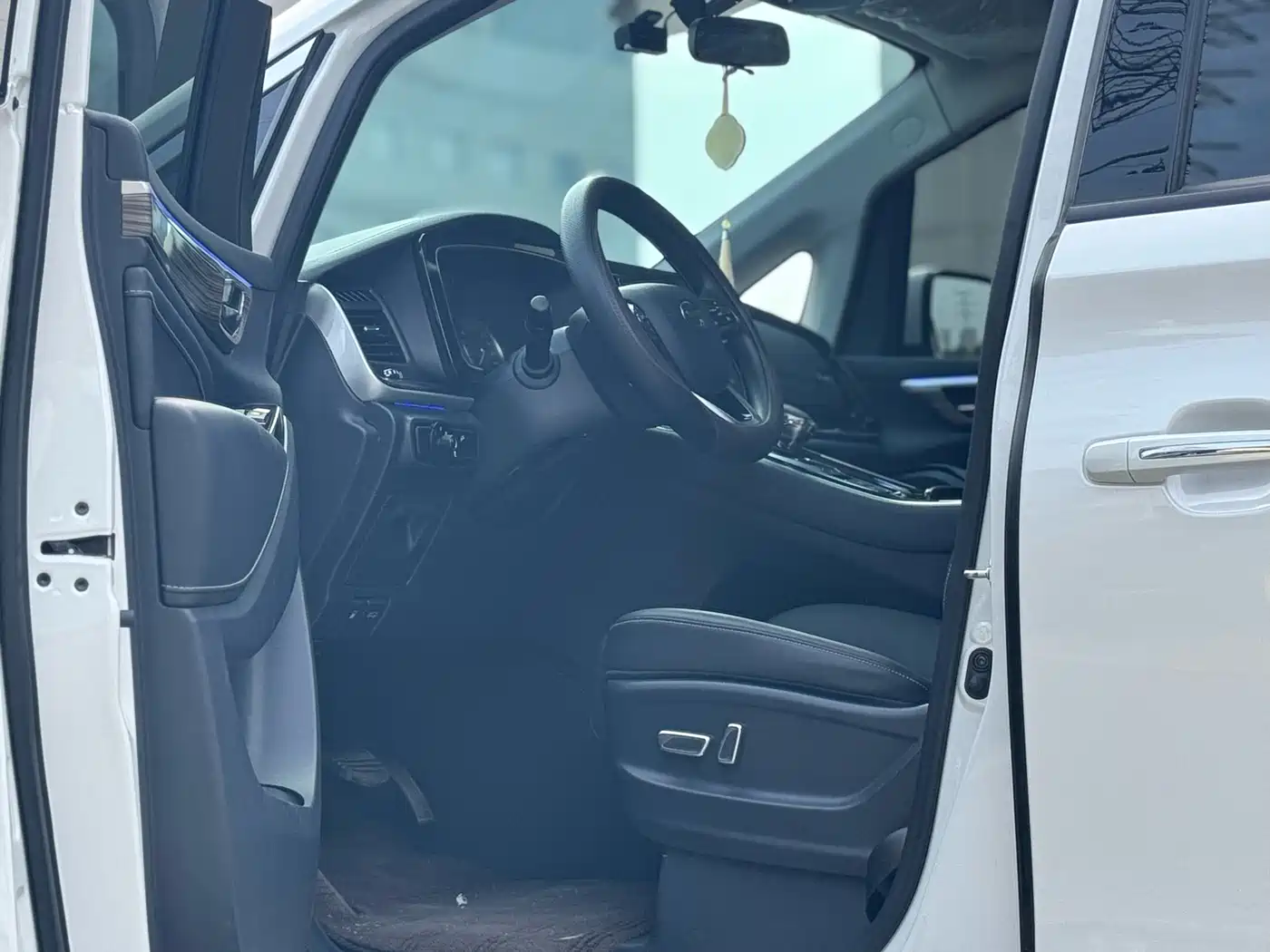 GAC Trumpchi Trumpchi M8 2024 Leadershow Series 390T Luxury Edition фото 7