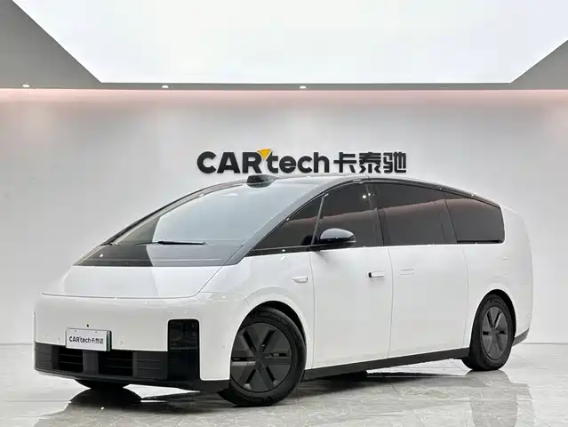 Li Auto MEGA Ultra