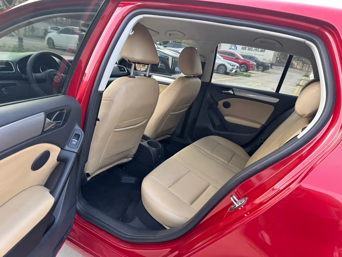 Фото 9 - Volkswagen Golf