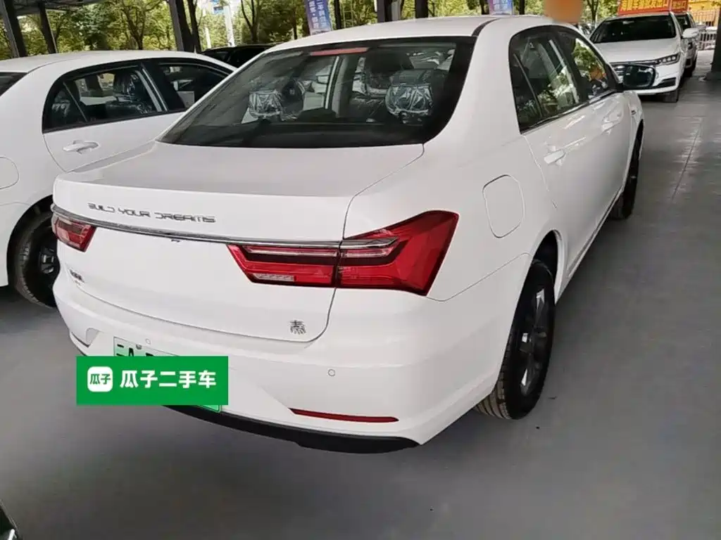 Photo 7 - BYD Qin New Energy