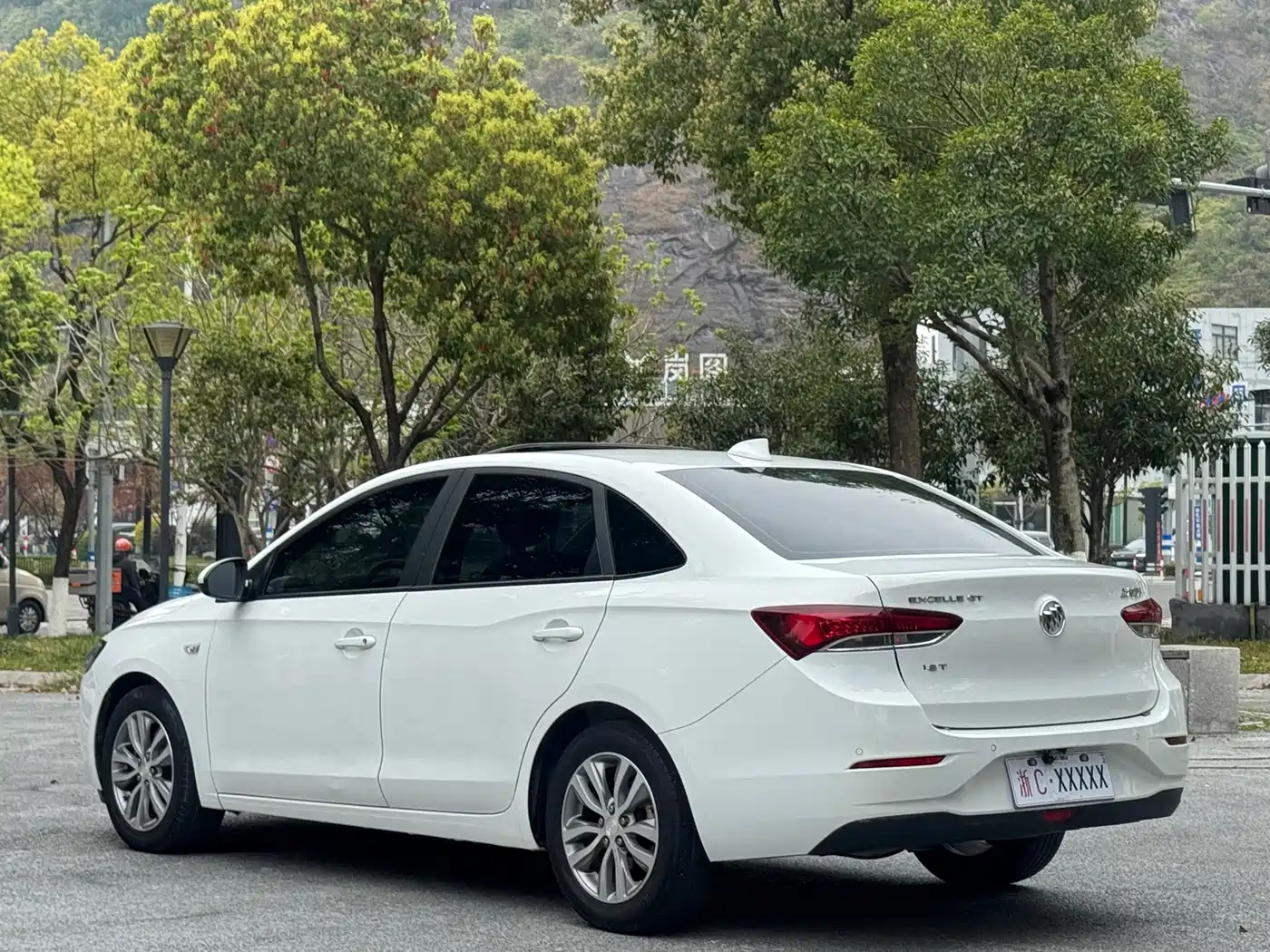Buick Excelle 2019 18T Automatic Connected Elite (China V) фото 3