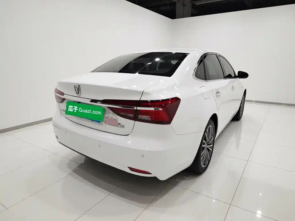 2021 Roewe i6