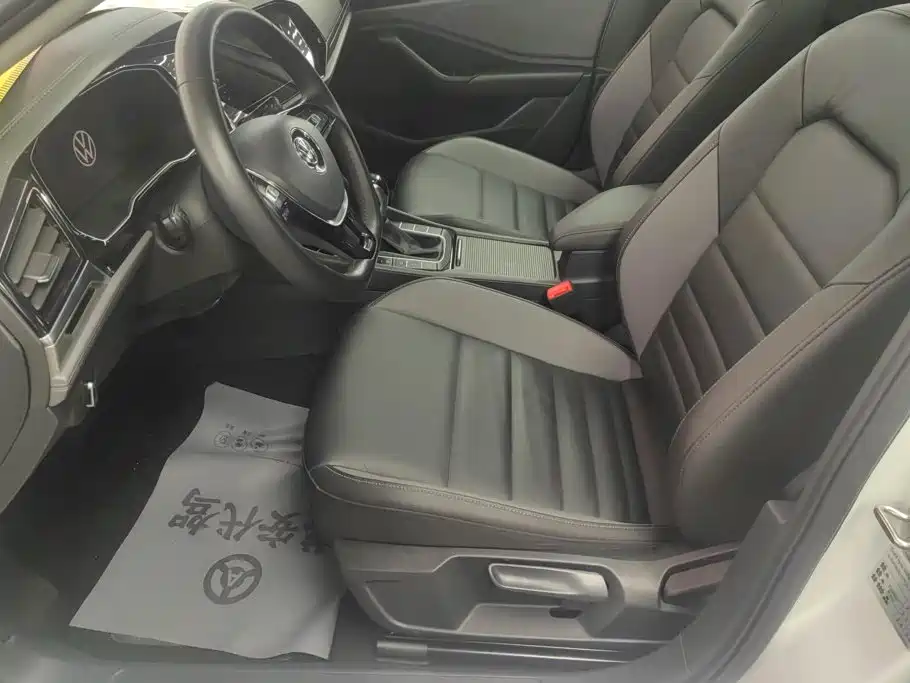 Photo 9 - Volkswagen Sagitar
