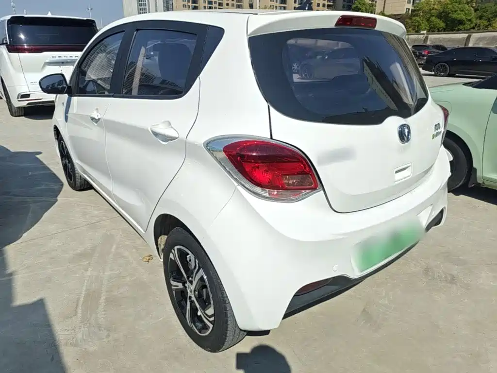 Photo 5 - Changan Benben E-Star