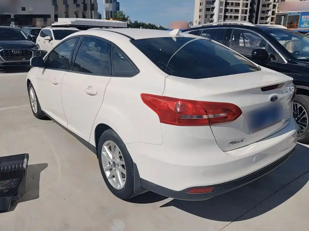 Фото 5 - Ford Focus