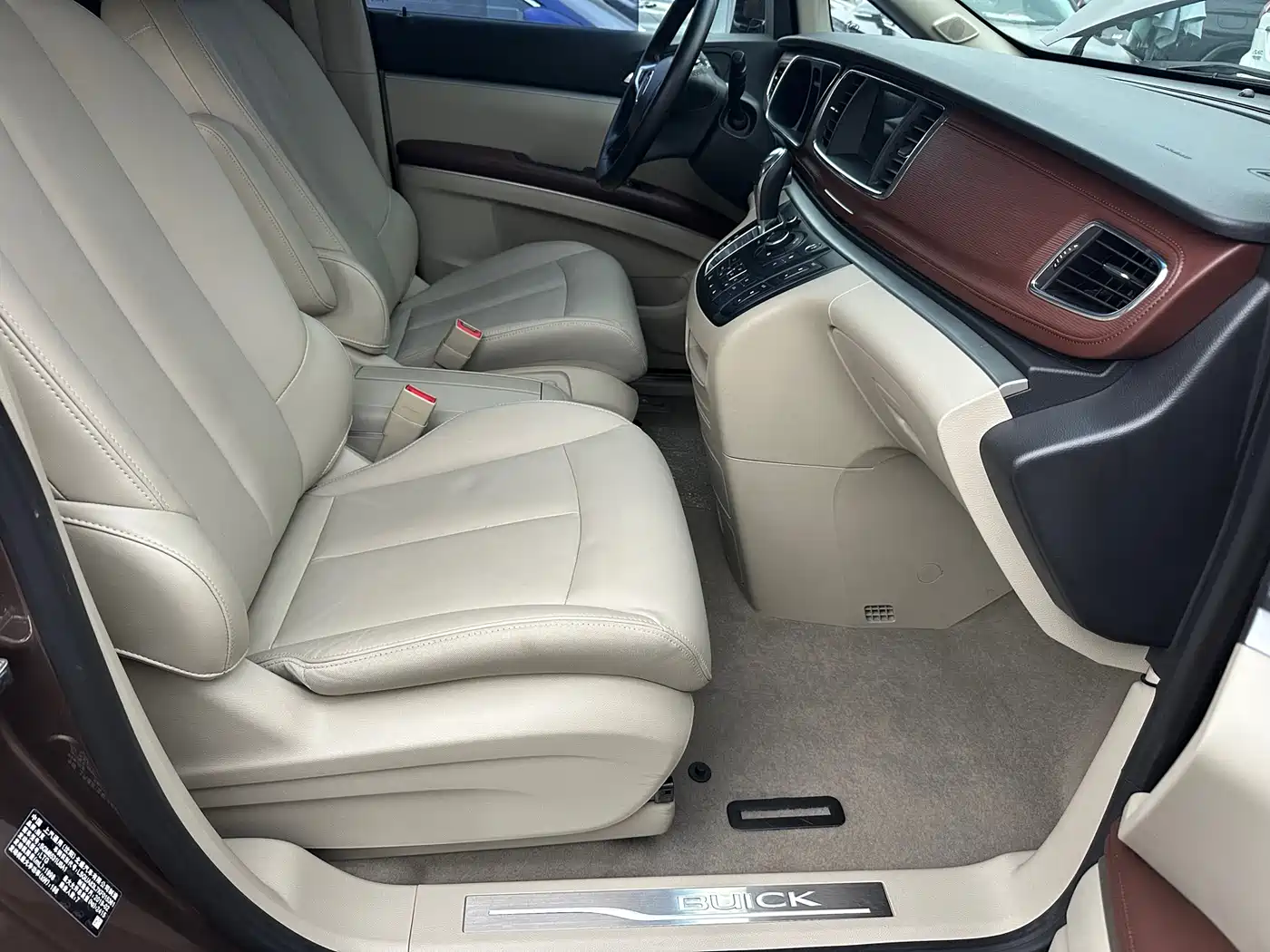 Buick GL8 2018 28T Premium Model China VI фото 16