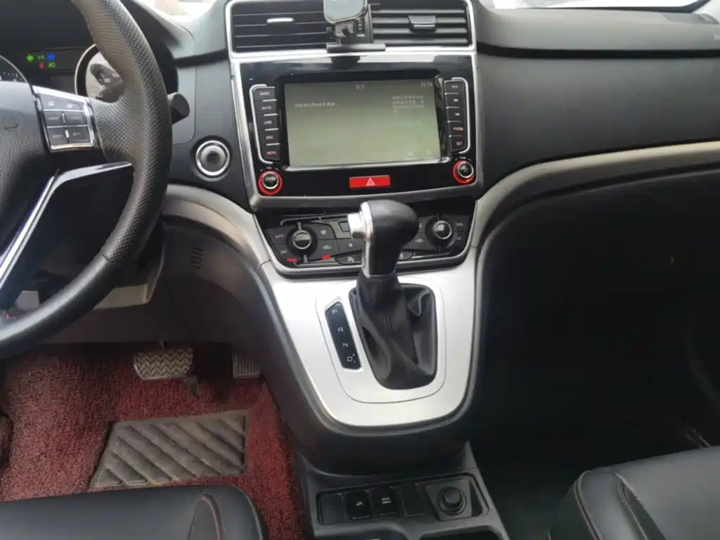 Фото 14 - Haval M6