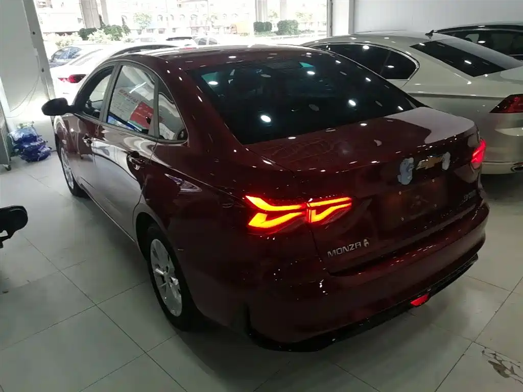 CHEVROLET CRUZE