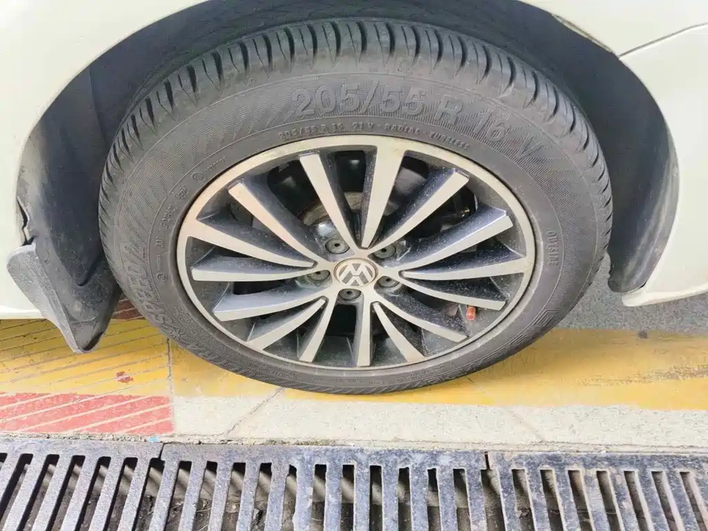 Фото 7 - Volkswagen Lavida