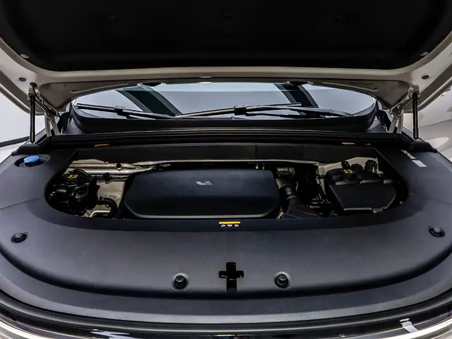 Фото 33 - Li Auto L6