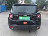 Photo 6 - Jeep Renegade