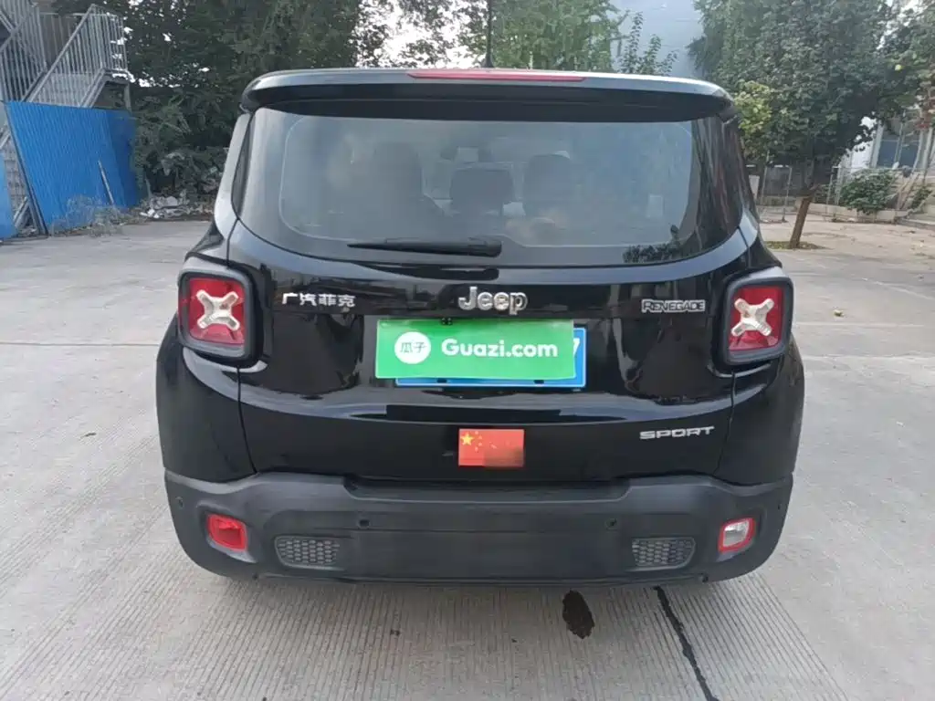 Photo 6 - Jeep Renegade