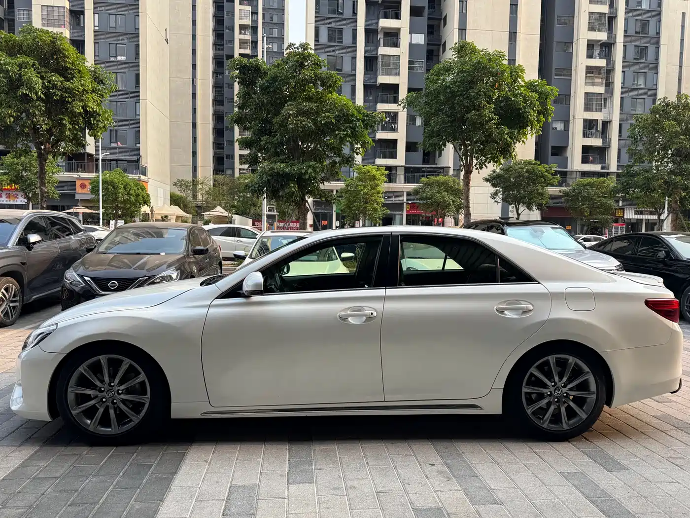 Toyota Reiz 2013 2.5V Premium Edition фото 3