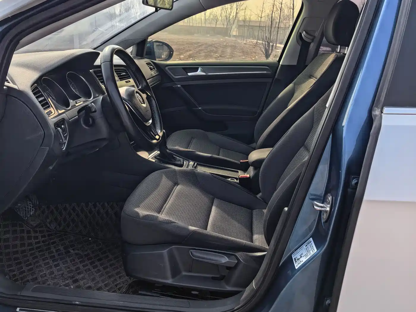 Volkswagen Golf 2017 230TSI Auto Comfort Millionth Anniversary Edition фото 8