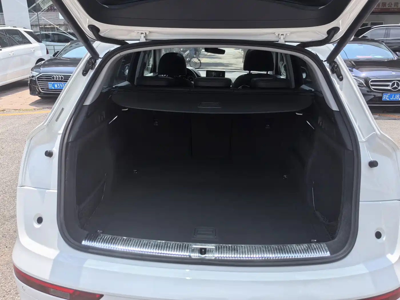Audi Q5L 2019 2018 40 TFSI Prestige Fashion (China V)