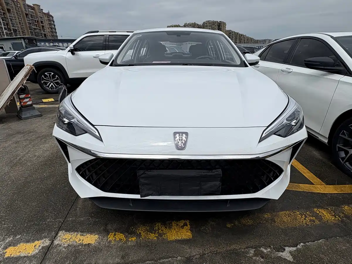 Фото 2 - Roewe i5