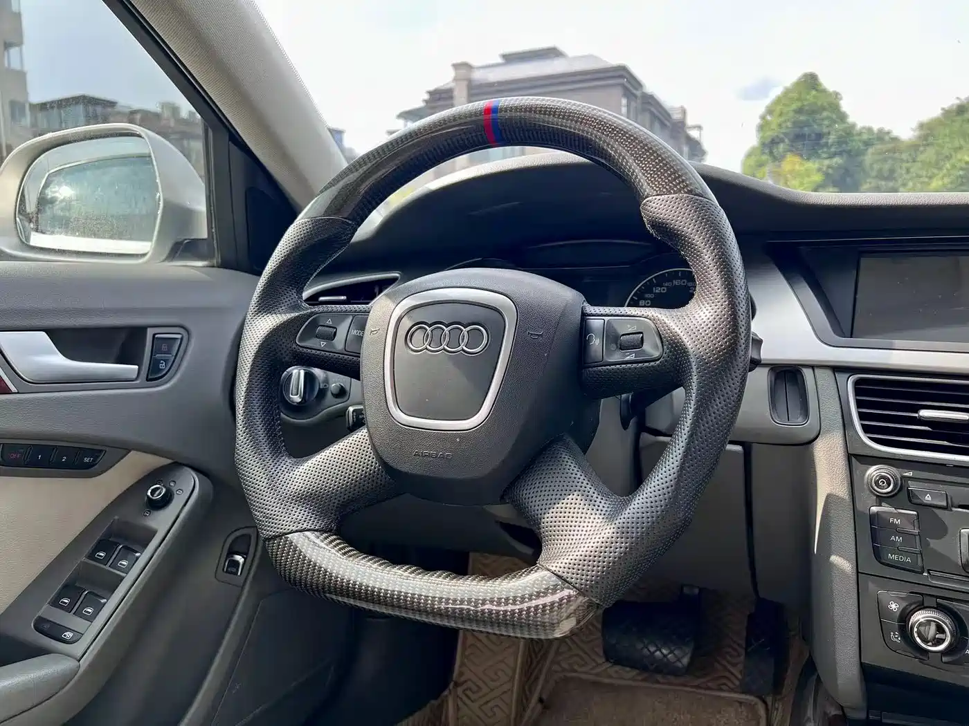 Audi A4L 2009 2010 2.0 TFSI Standard
