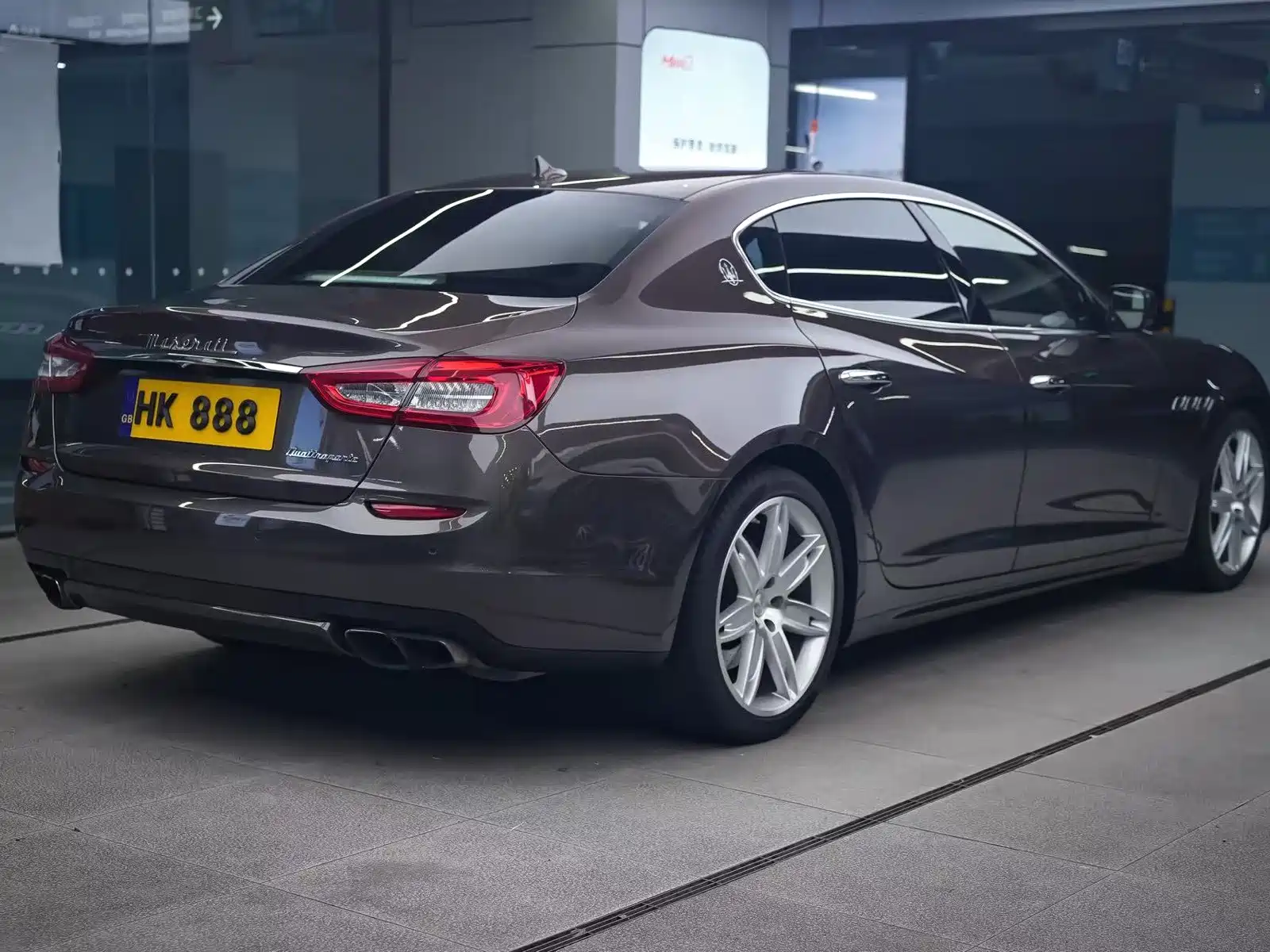Photo 38 - Maserati Quattroporte