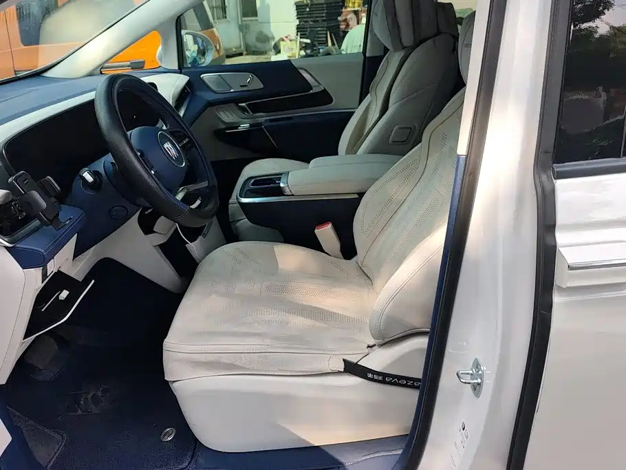 Buick Century 2025 2025 2.0T 7-Seater World Edition