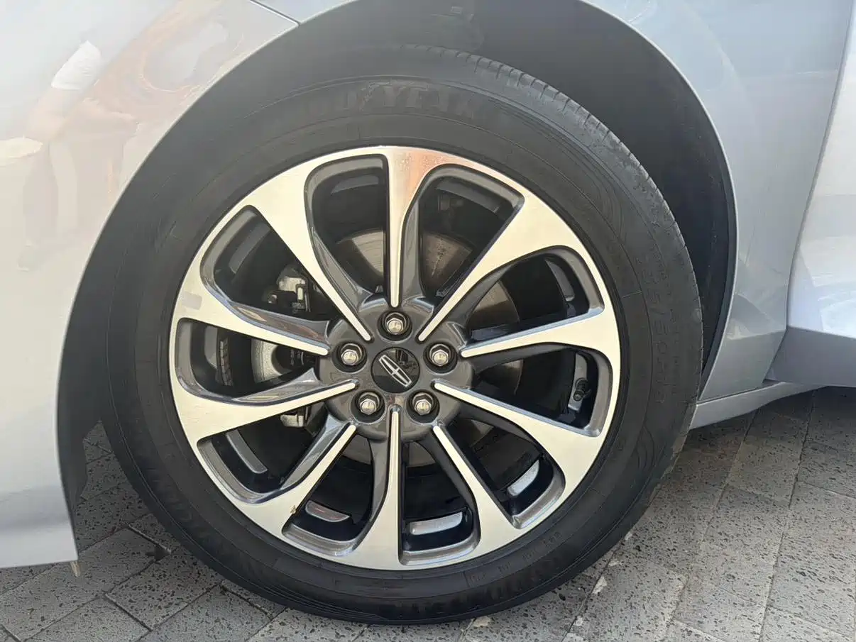 Lincoln Z 2025 2025 2.0T Premium Edition