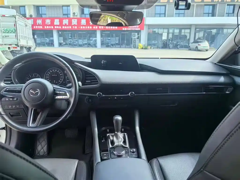 Mazda Mazda3 Axela 2024 2.0L Automatic Premium Prestige Edition фото 5