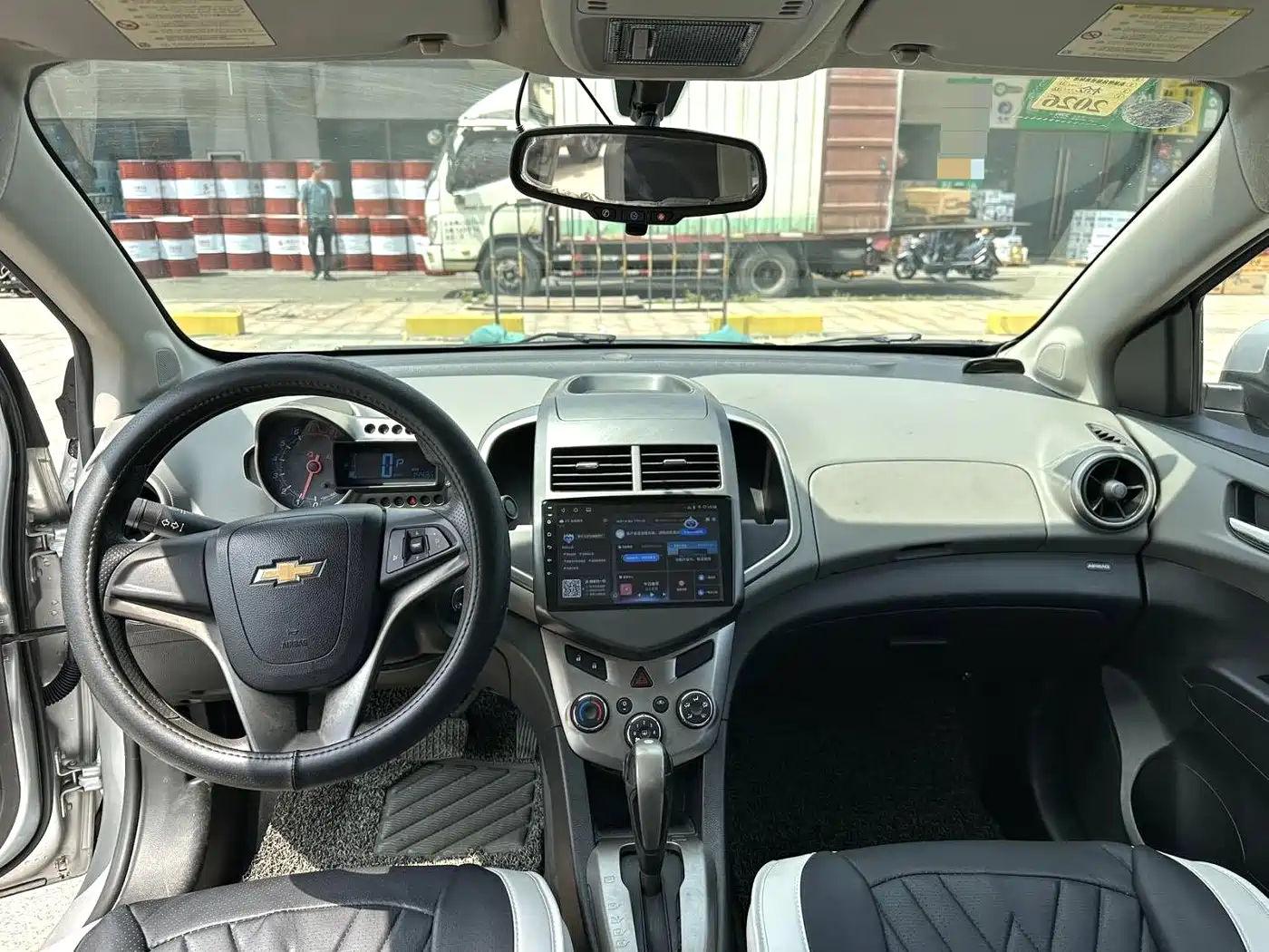 Chevrolet Aveo 2011 Sedan 1.4L AT SE фото 8