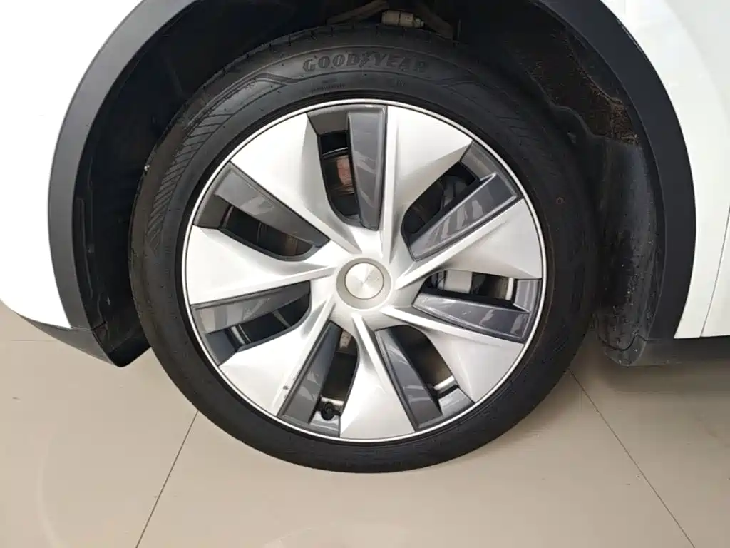Фото 23 - Tesla Model Y