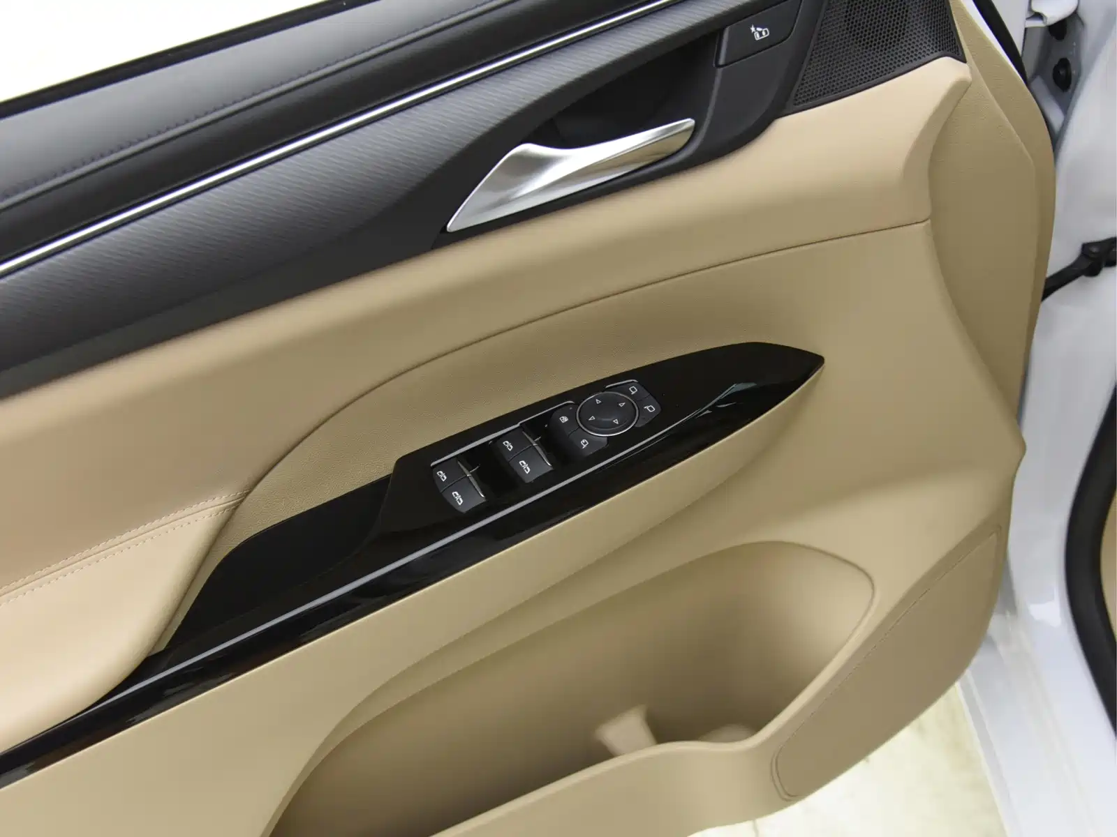 Фото 12 - Buick GL8