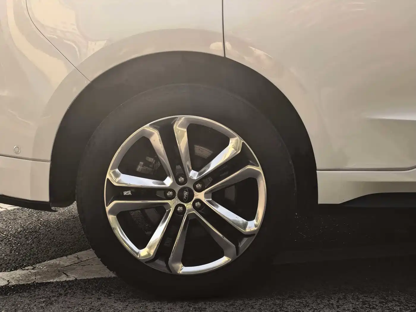 Фото 7 - Ford Edge