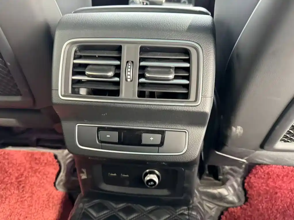 Photo 13 - Audi Q5L