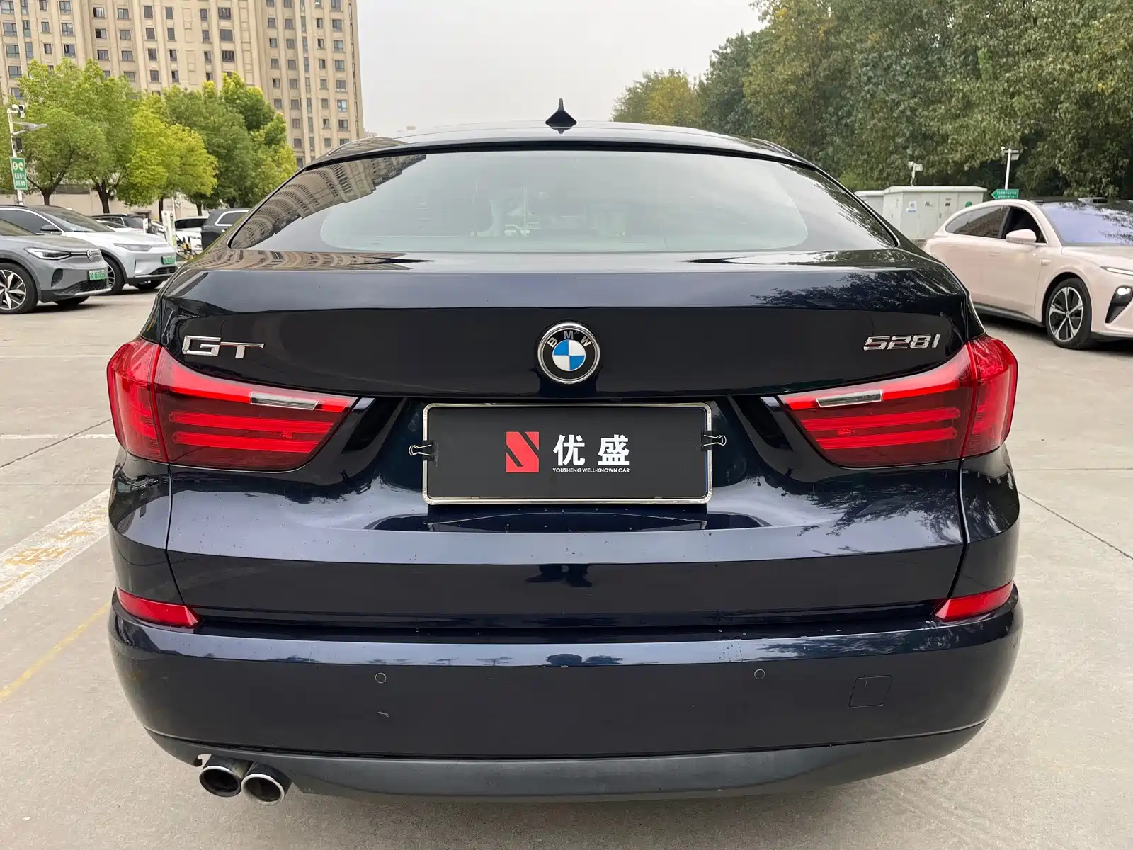 Photo 9 - BMW 5 Series GT