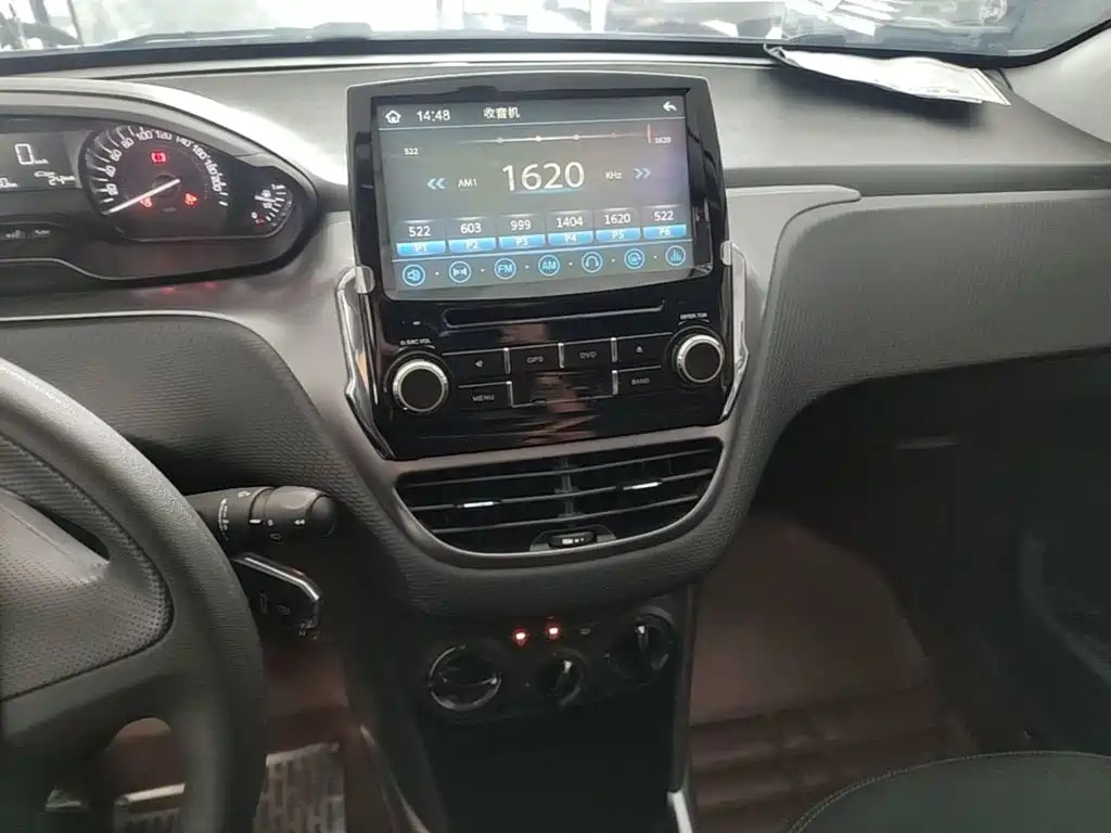 Фото 13 - Peugeot 2008
