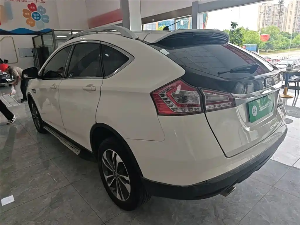 Luxgen U6 SUV 2016 2015 1.8T Innovation Upgrade