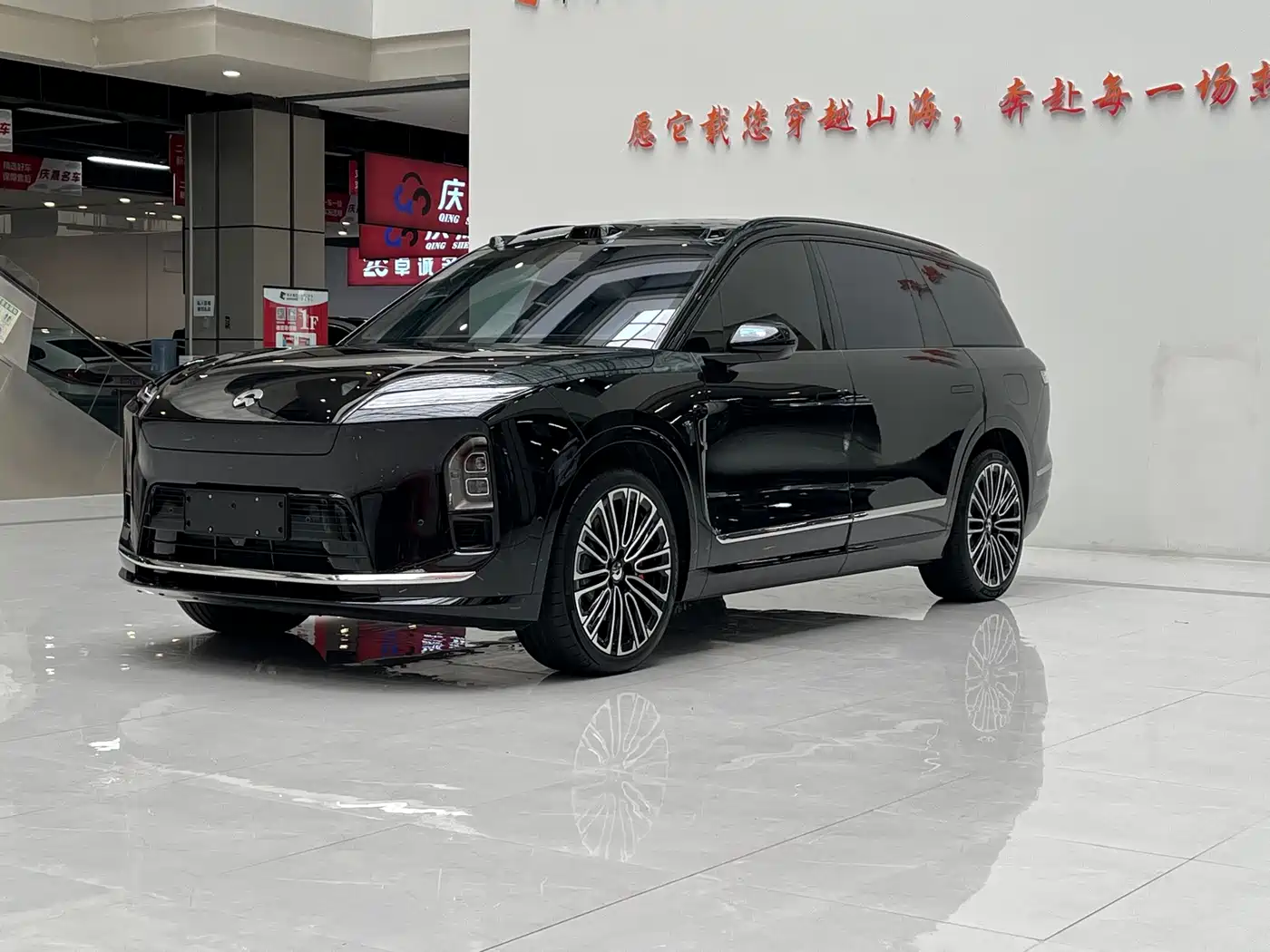 NIO ES8 2025