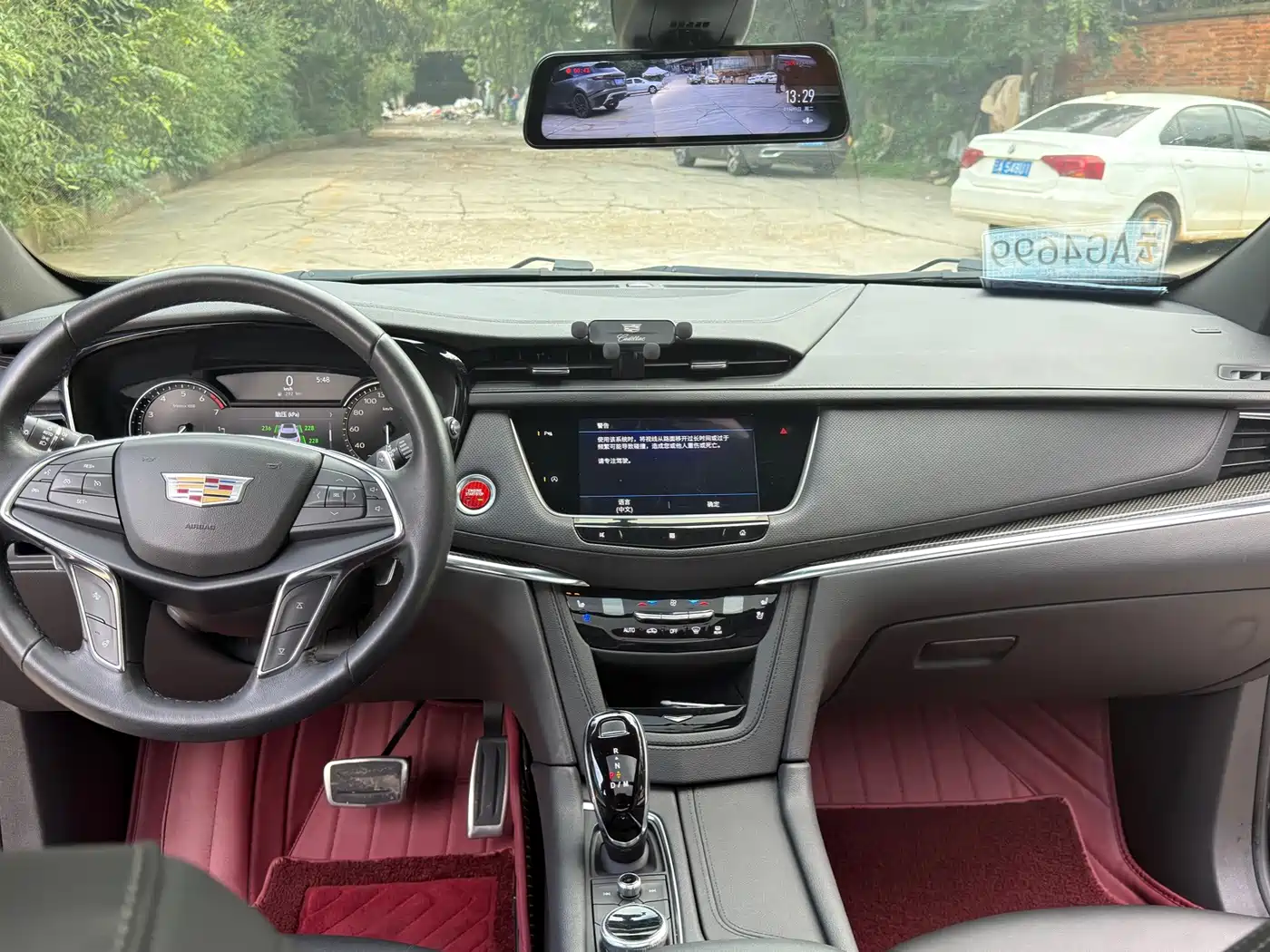 Фото 8 - Cadillac XT5