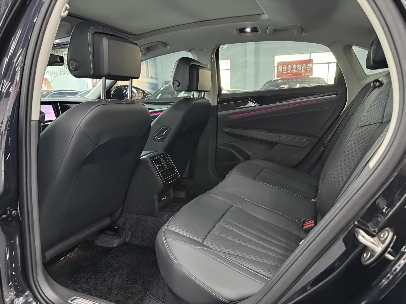 Photo 5 - Volkswagen Passat