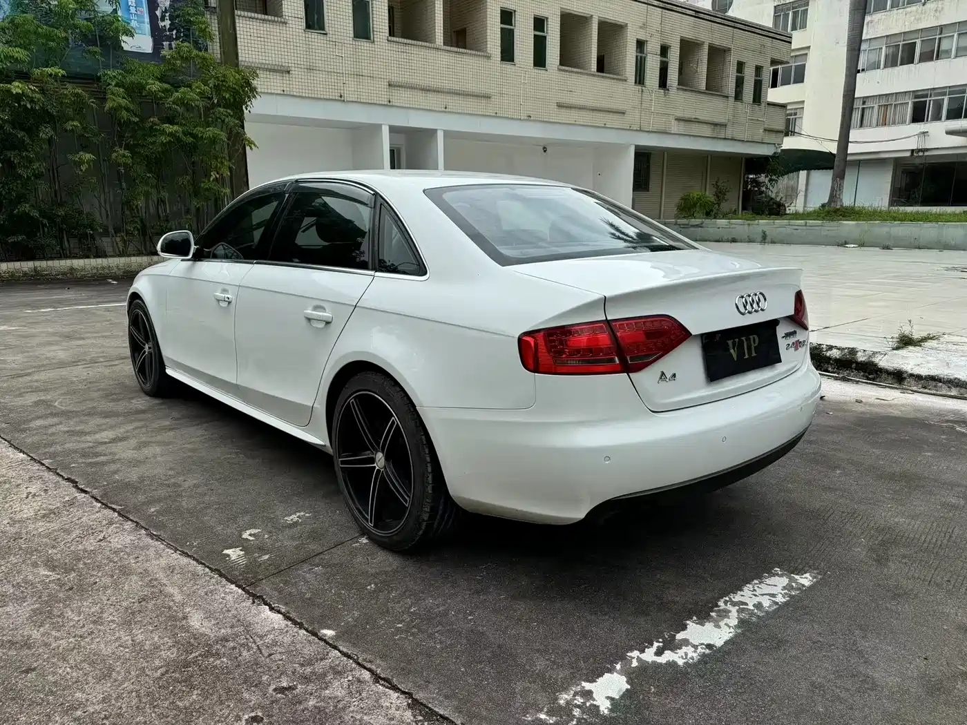 Audi A4L 2011 2012 2.0 TFSI Auto Standard